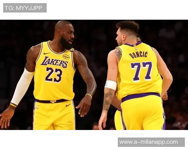 双核联手逆转胜利湖人发布詹姆斯东契奇赢球海报庆祝